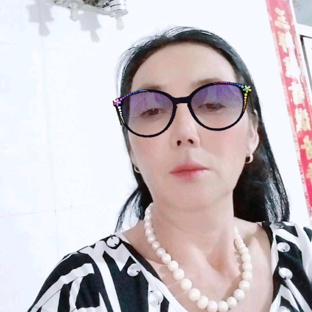 百亩蔬菜田大姐