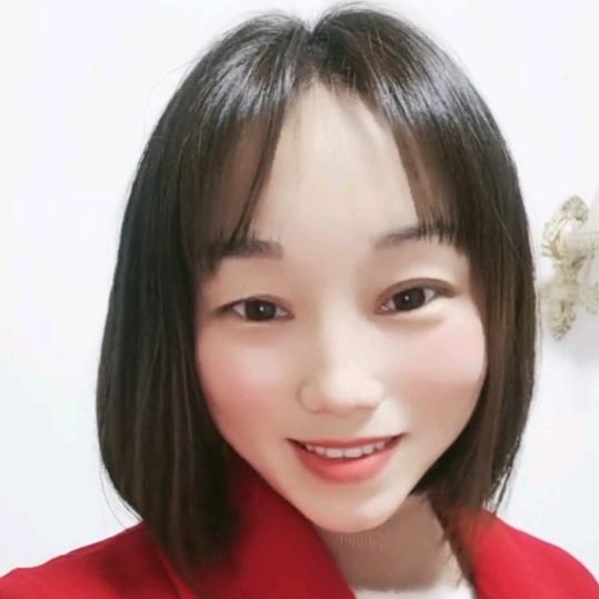 邓姐在洞囗做门窗