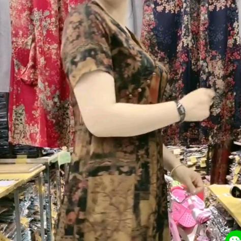 余干县斌斌服装店·《直播间购买》