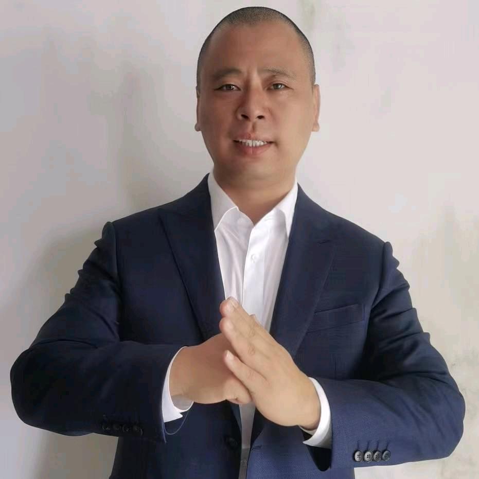 吴镔洲 （优达）行业首创预制型颗粒面跑道