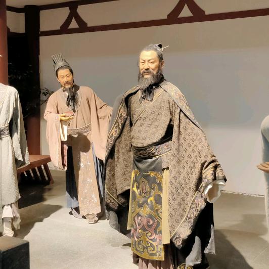 大漠黄沙万顷山