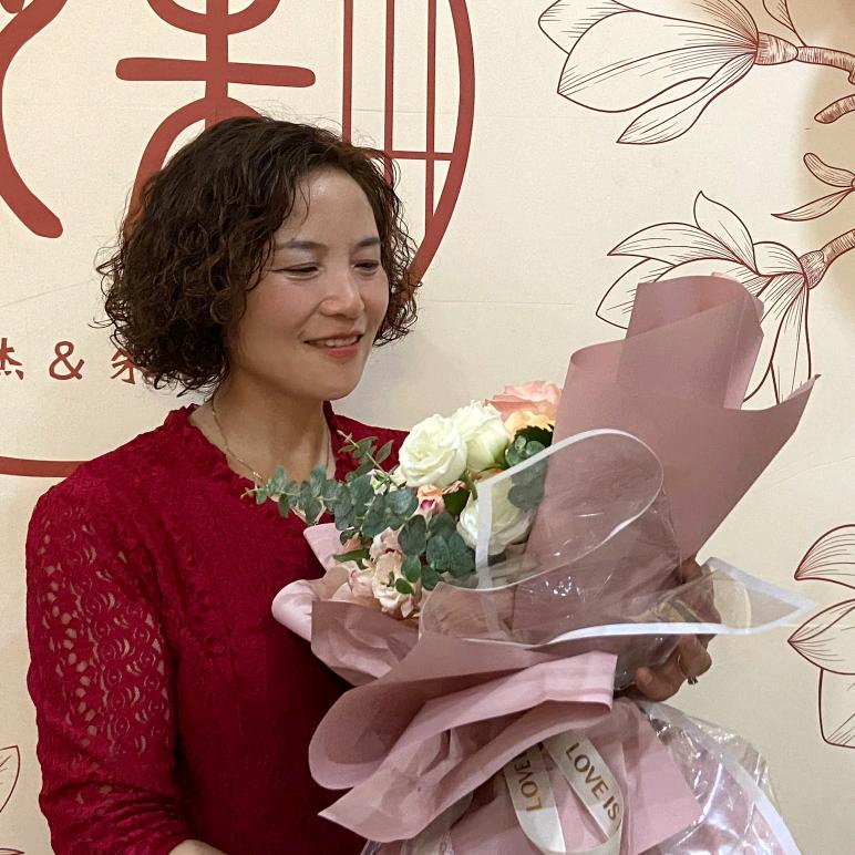 开心芳姐