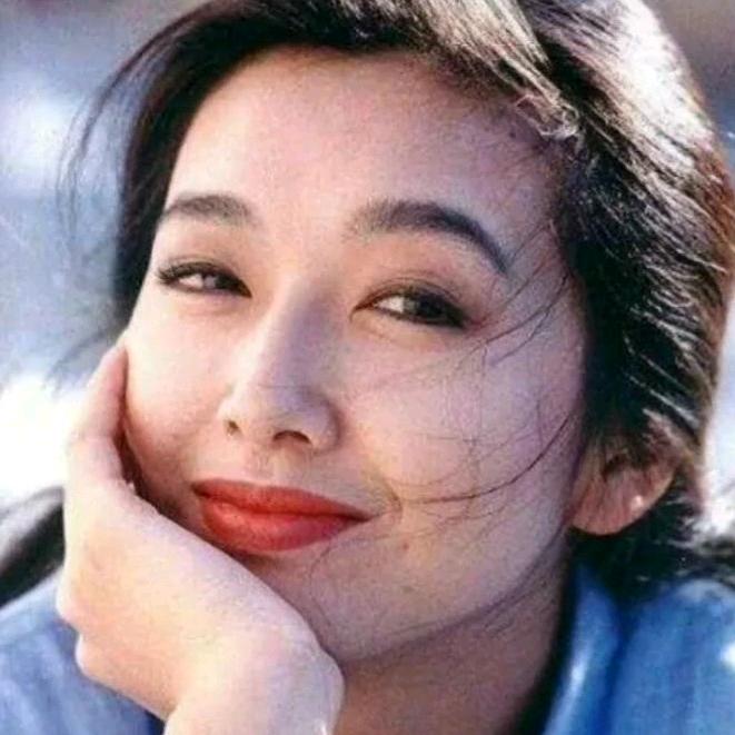 倔犟女生