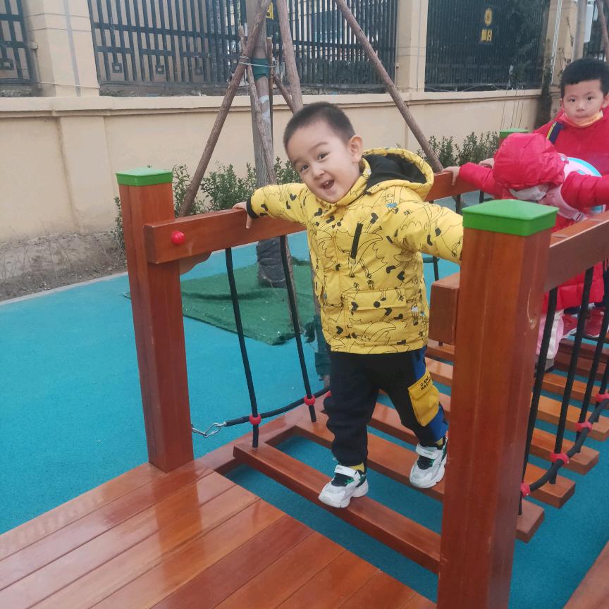 两男孩的妈妈
