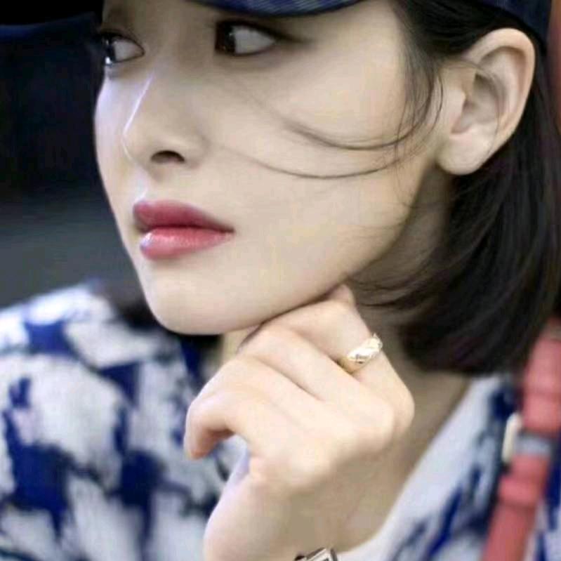 粗鲁的九姨太太