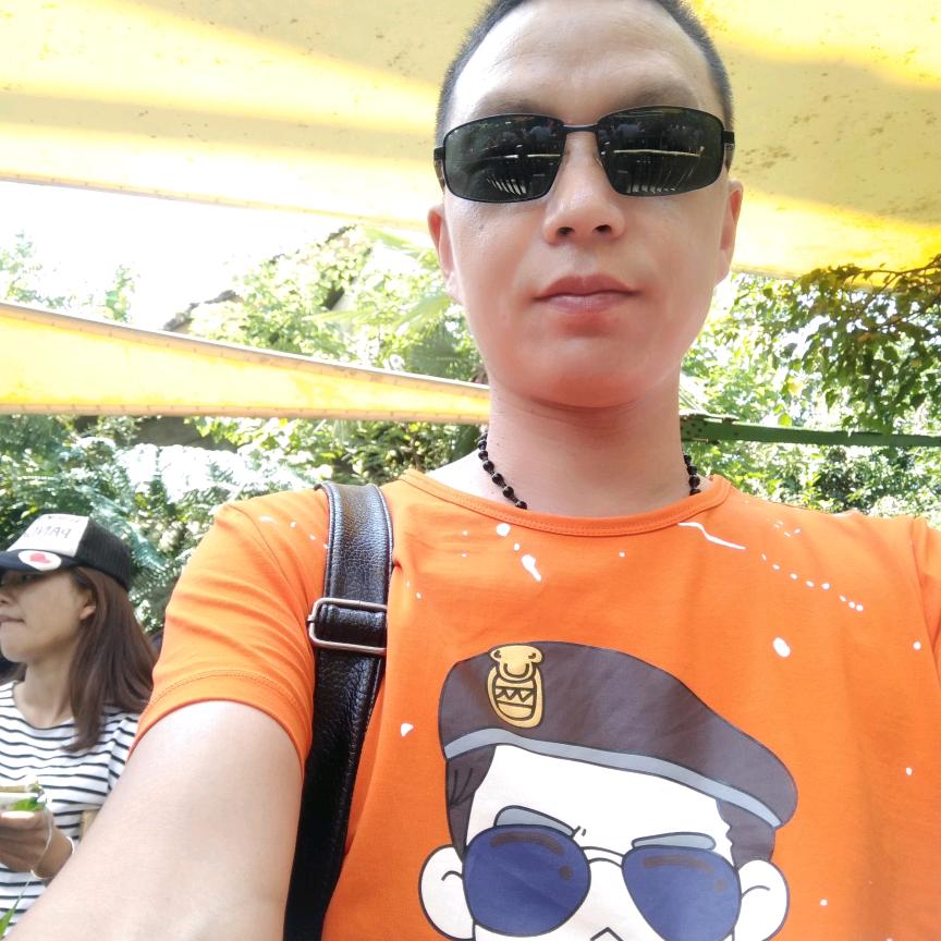 陈峰，新时代灯饰卫浴