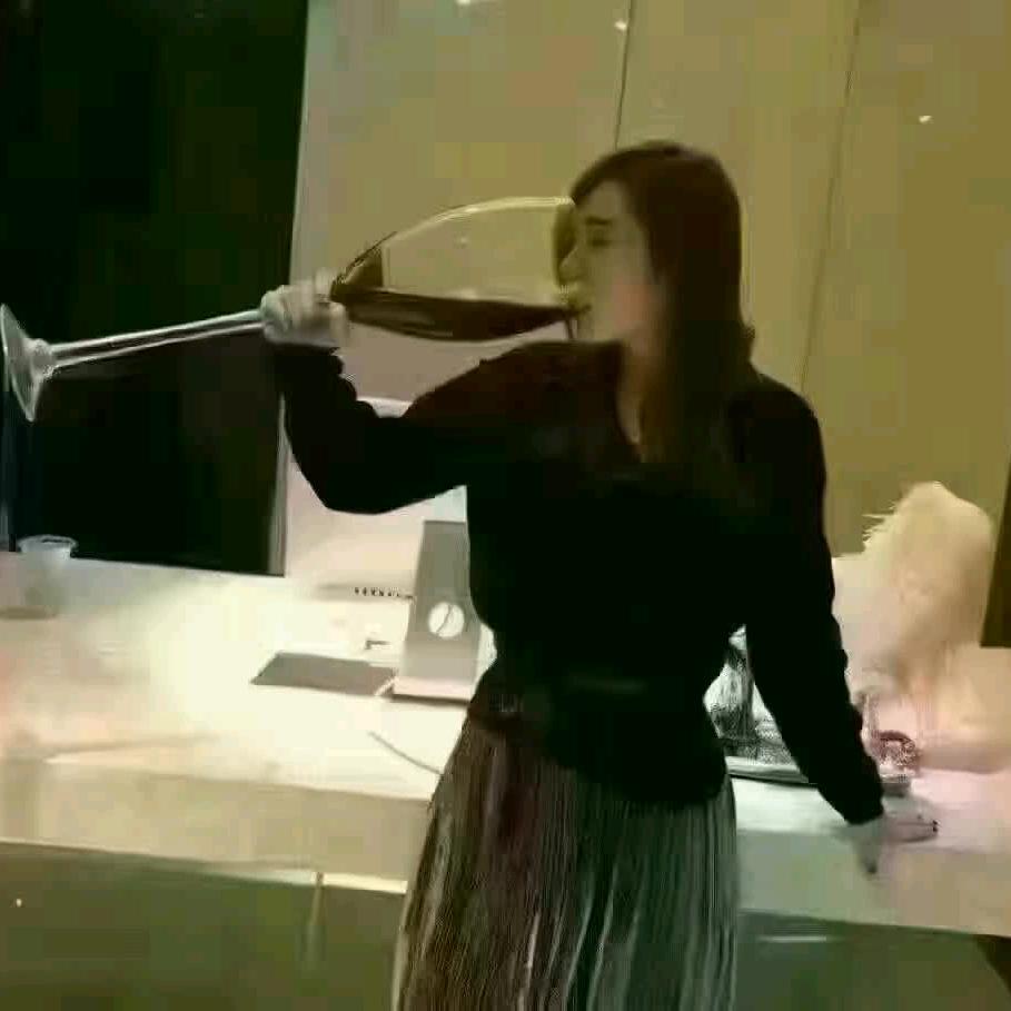 “亲亲”《好物分享在橱窗》