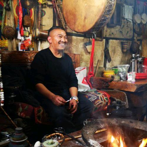 丽江东巴师和开