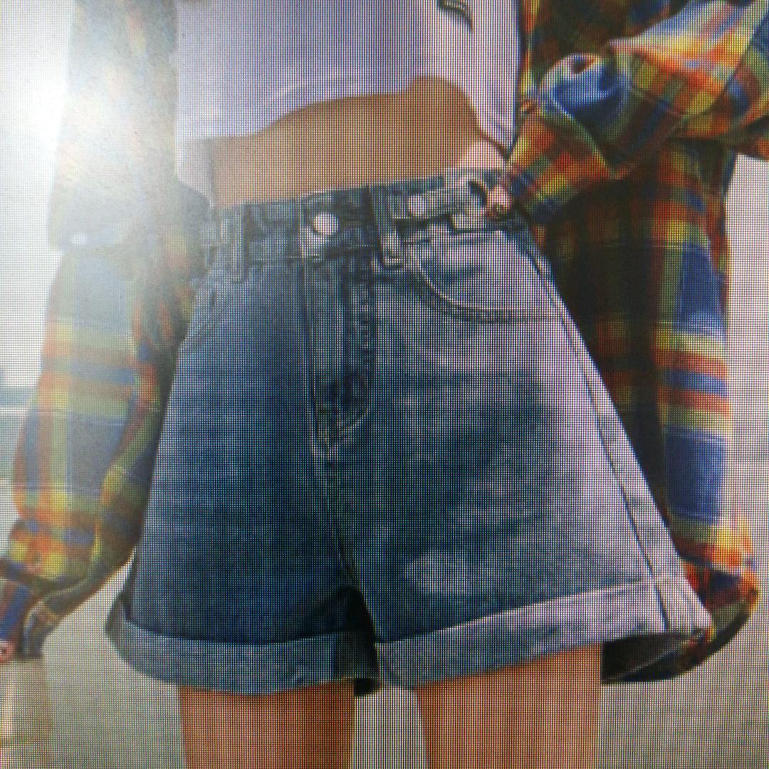 华利尔斯Hualiersi陇帛商贸（上海）有限公司女装专卖店