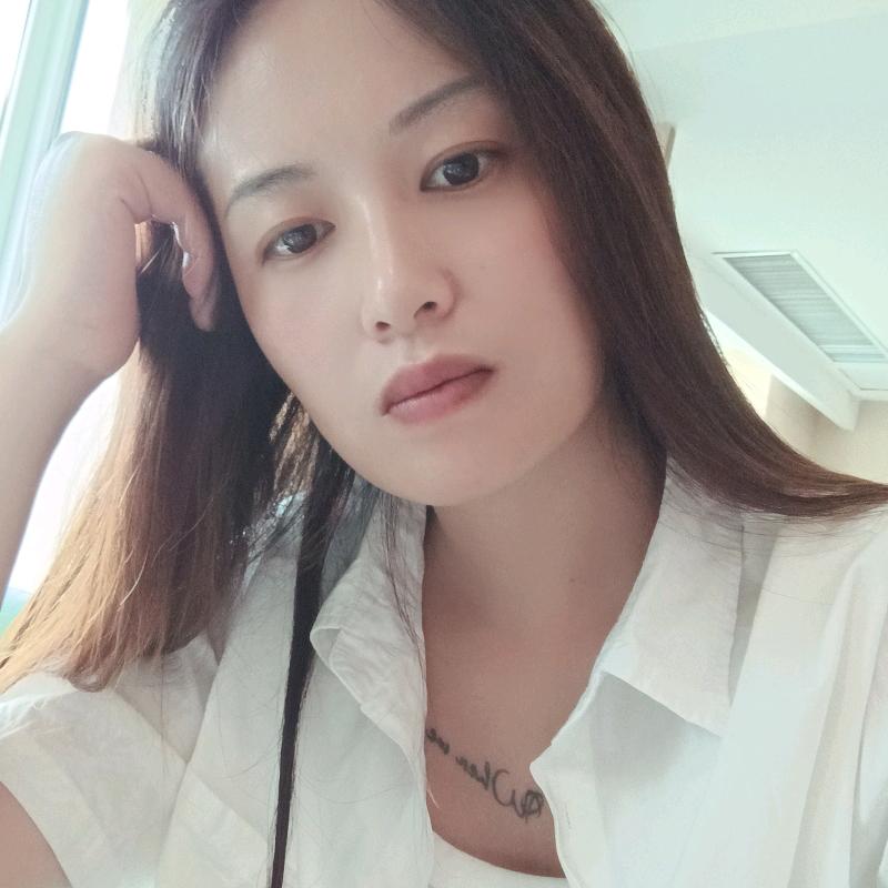 梦波服饰工厂店