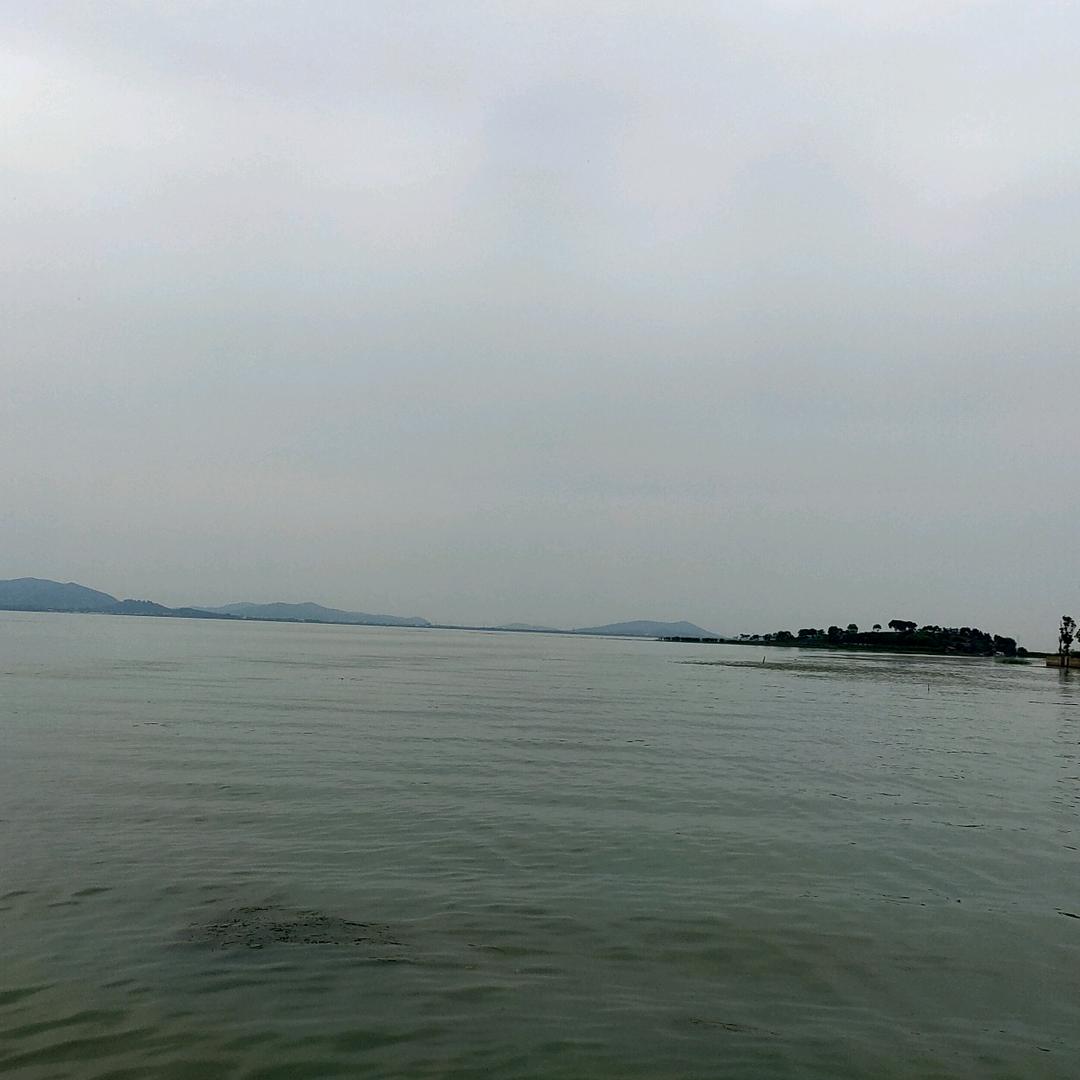 河流