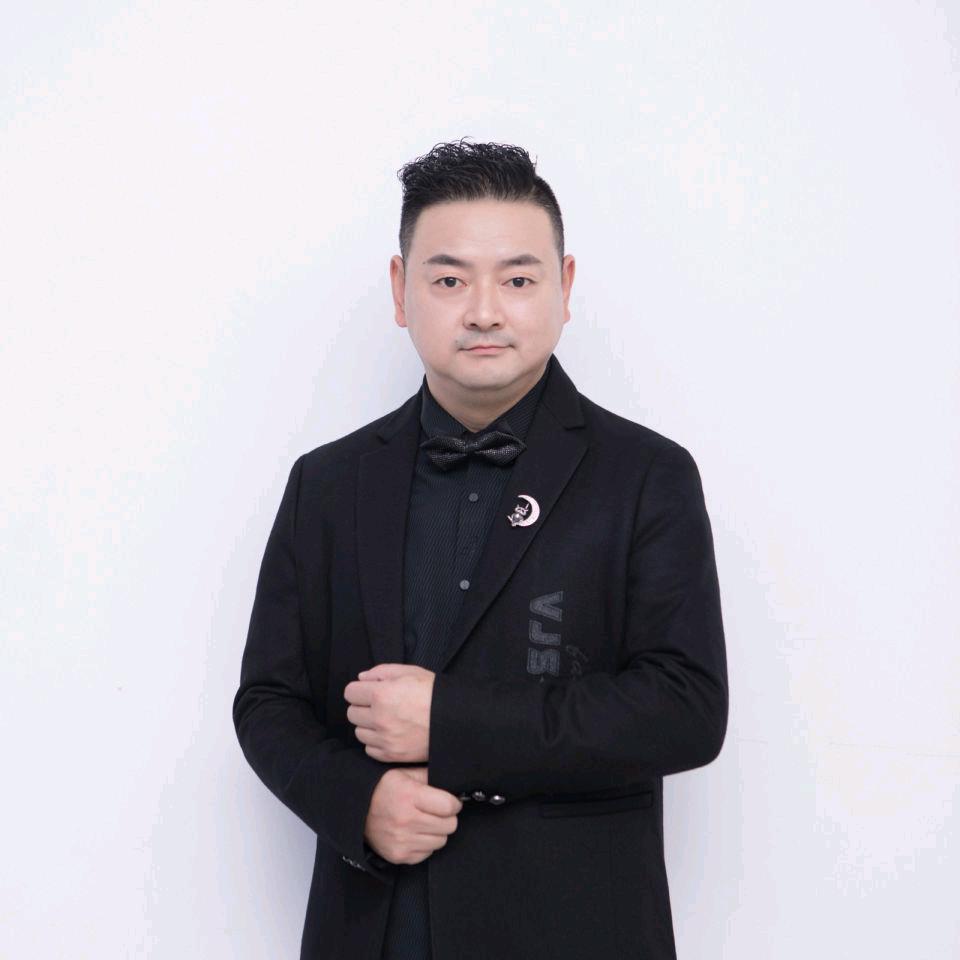 沣之蕾大师兄眉眼唇
