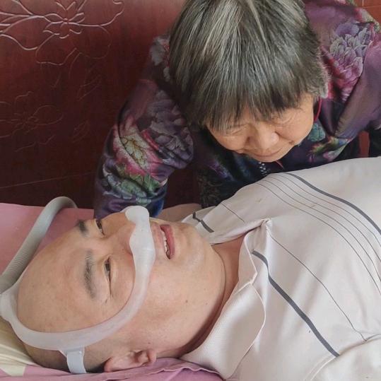坚强李妈