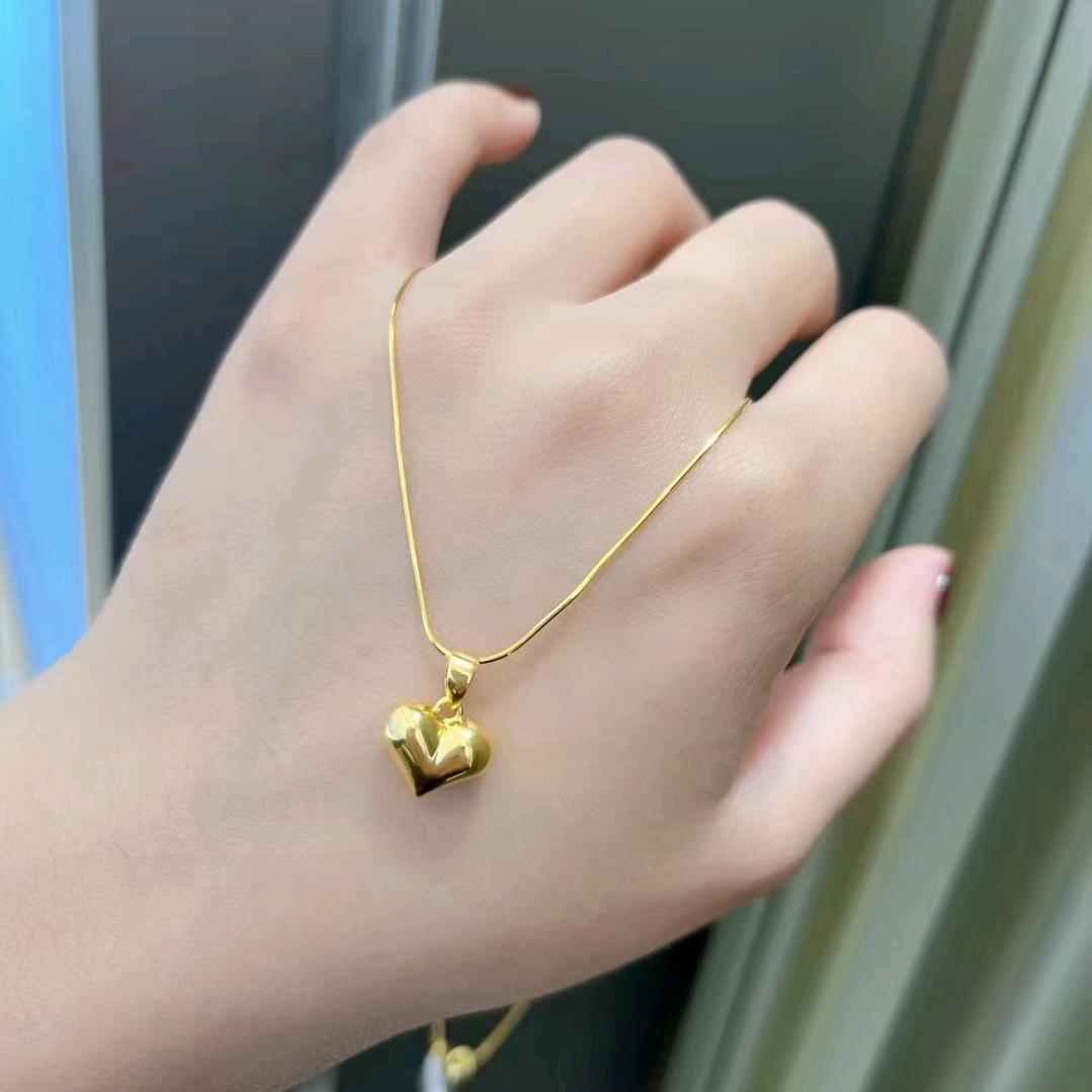 卖珠宝的小小周