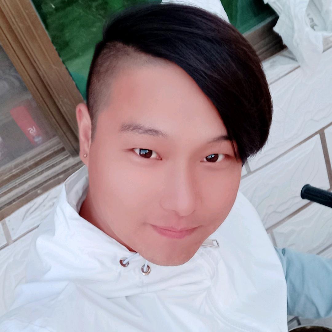 阿    🌹    明