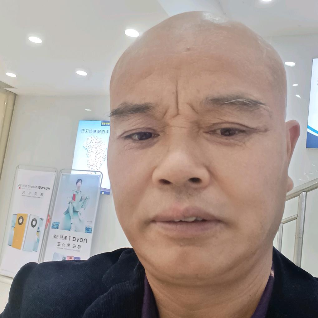 光头哥，每天下午6.30分开播