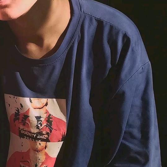 站高些.