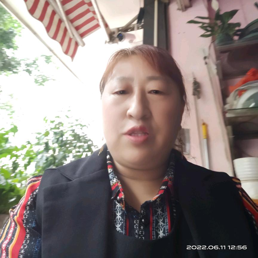 彝良大河边水晶花坊