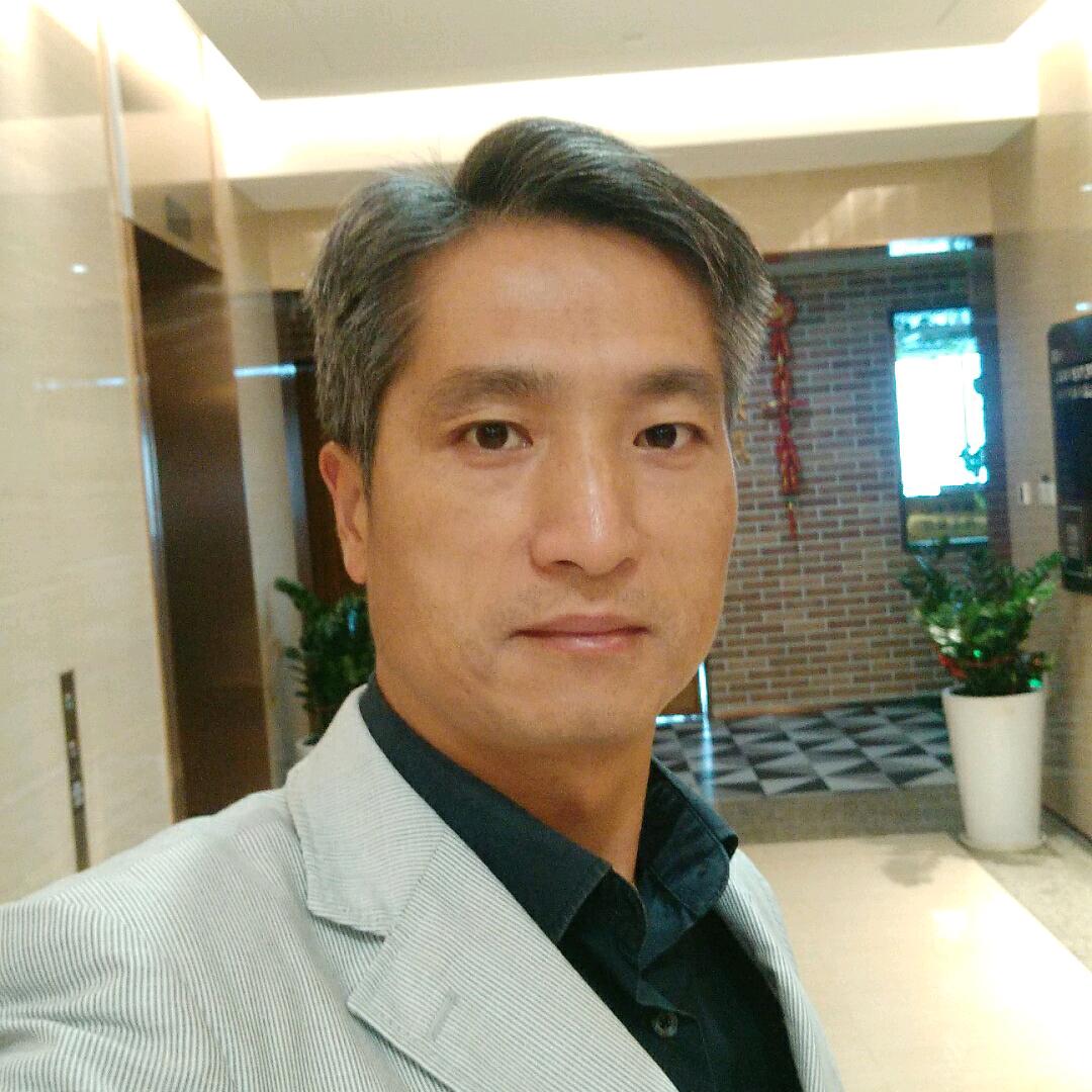 顶天立地的荣哥