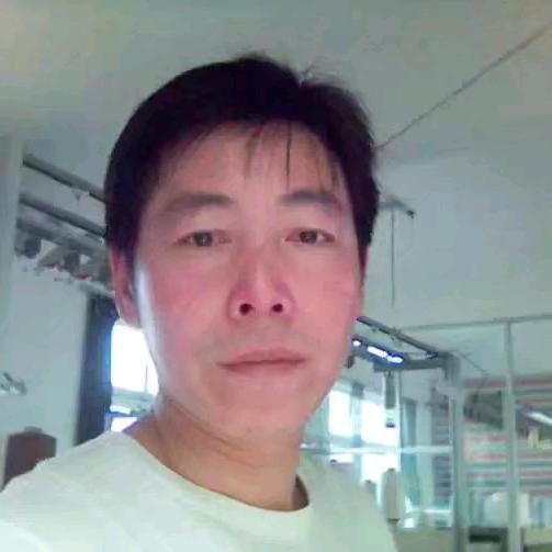 骑着蜗牛去飙车。