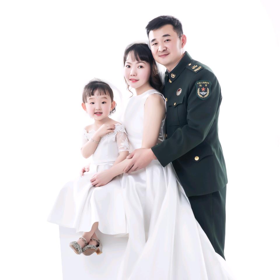 拓班长的小媳妇