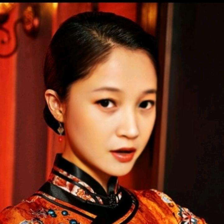 靳蓉，影视制片人