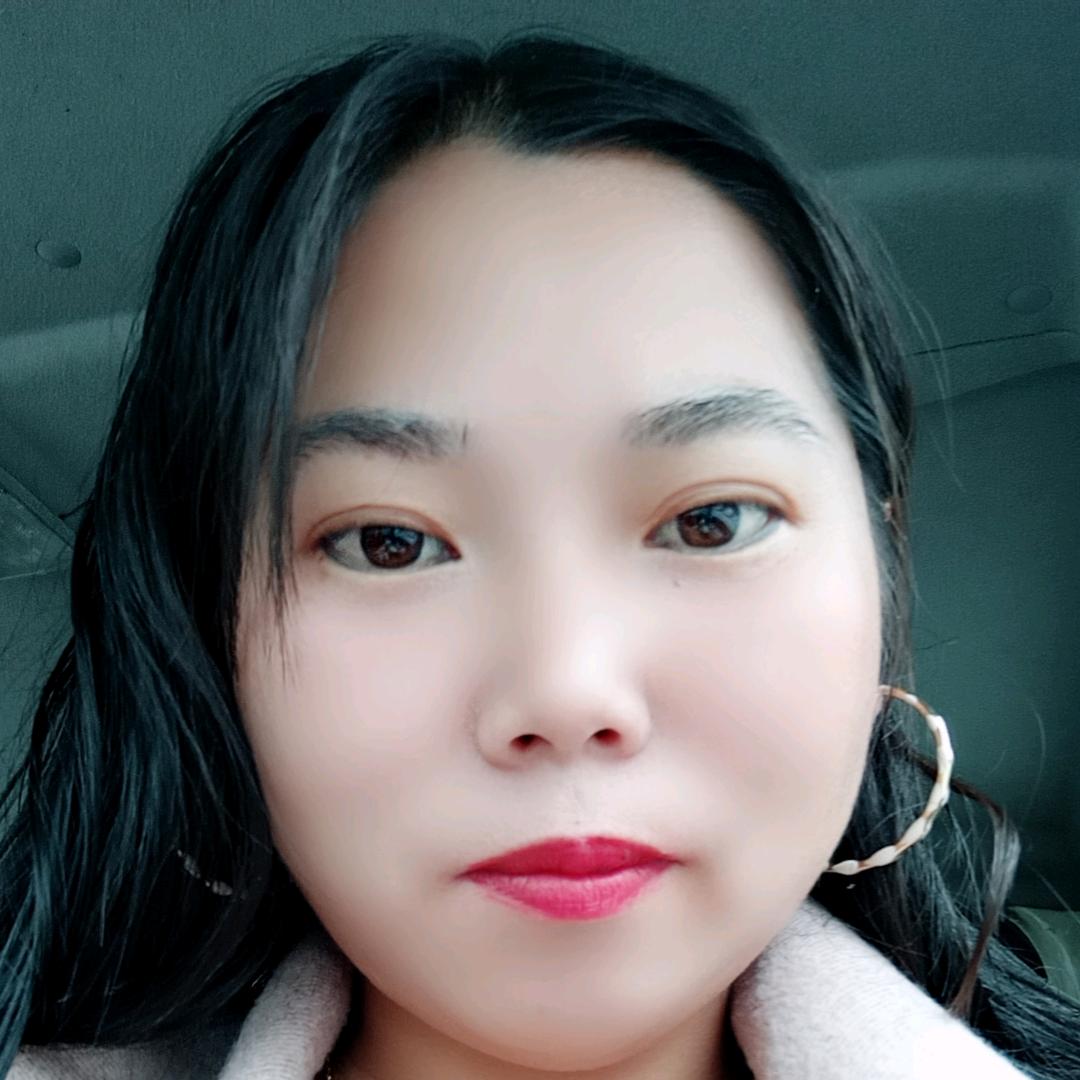 走在乡间小路上