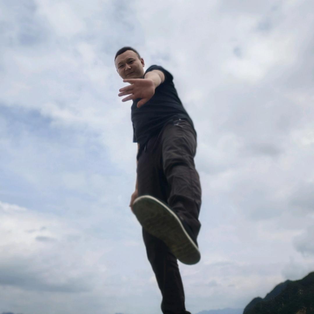 满山的猴子我腚最红