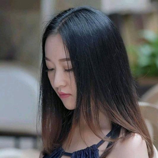 依然在否