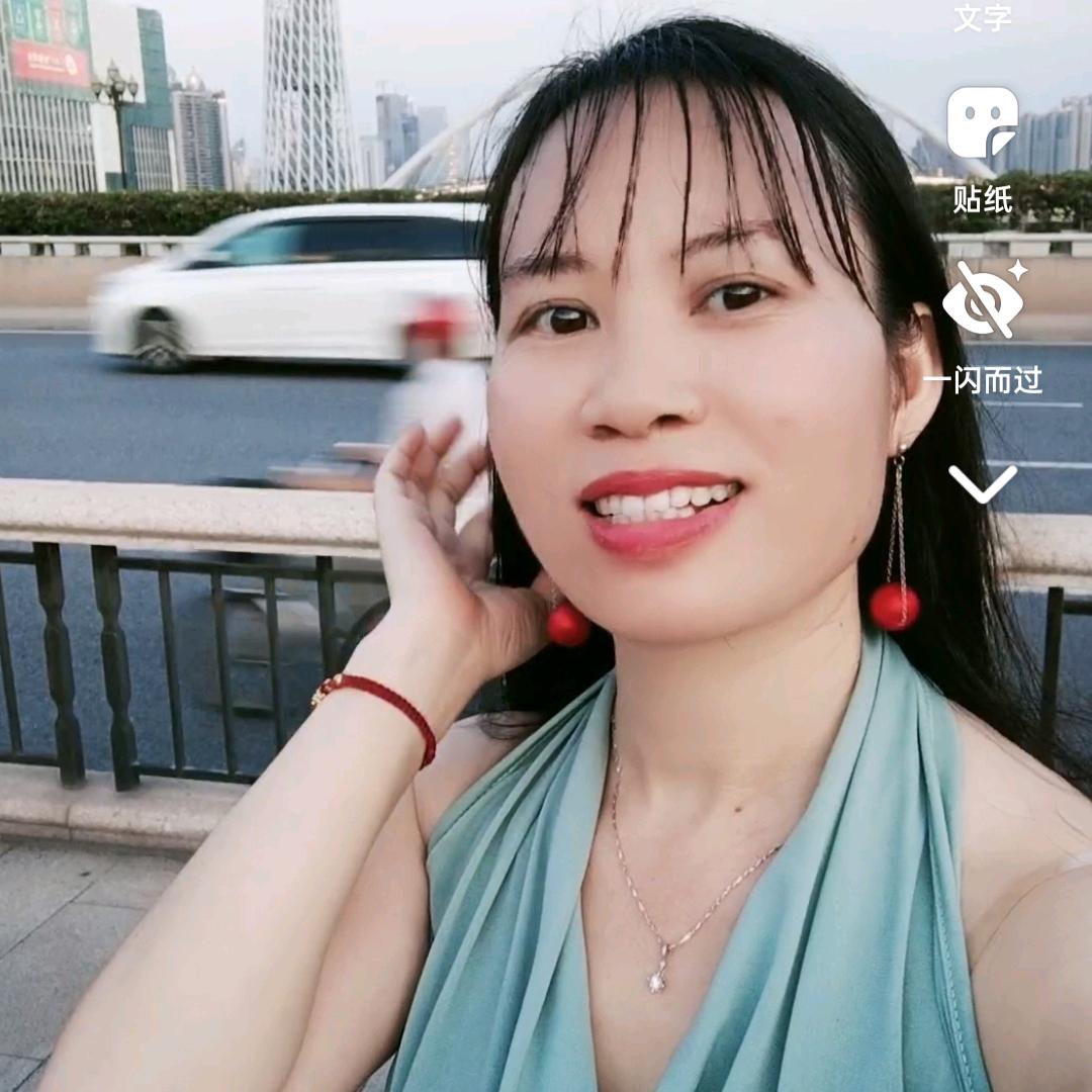 黄家三小姐。