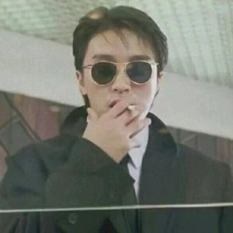 寄美丽幽默风趣帅气一身的精致男孩