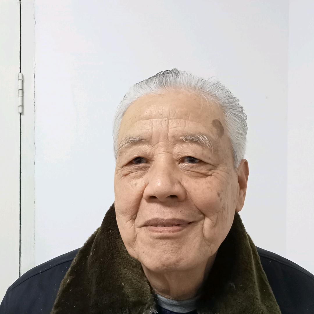 老 翁