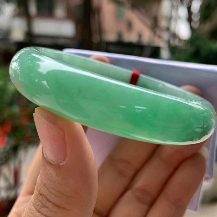 艳洁翡翠珠宝工作室