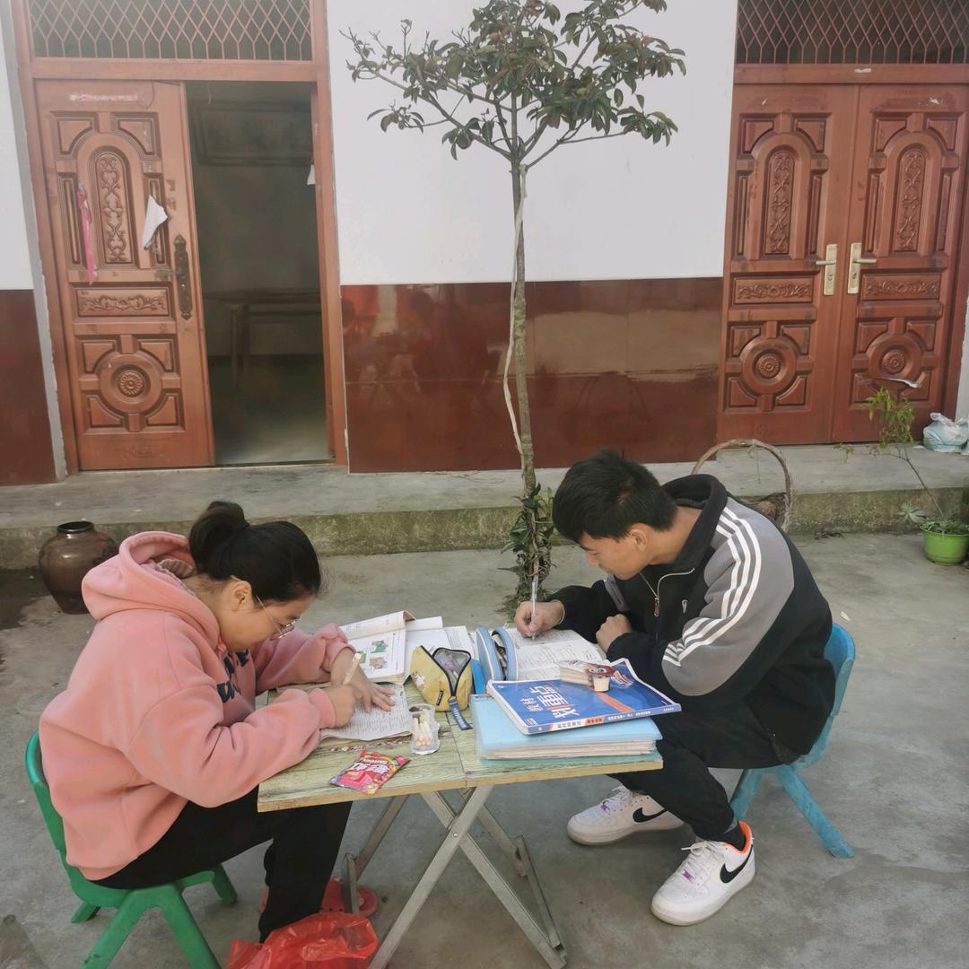 安暖时光（毛坦厂陪读妈妈）