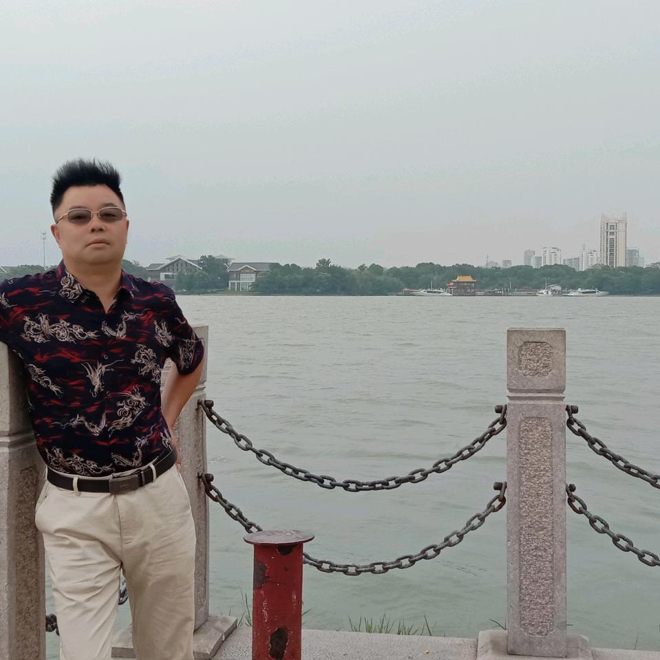 阿飞。