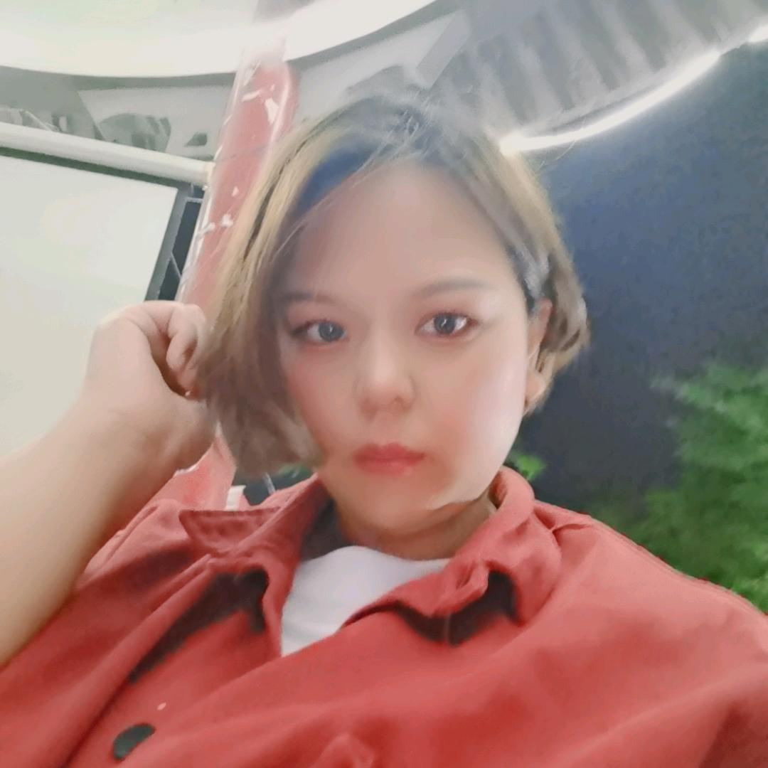 晓红内衣河头店  丹丹
