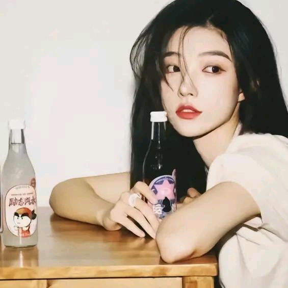 爱吃丝瓜炒猪肝的丽妃