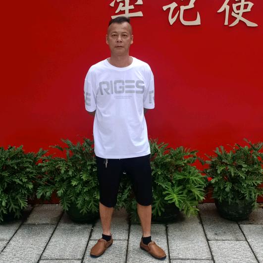 繁华撕扯，不堪的悲伤