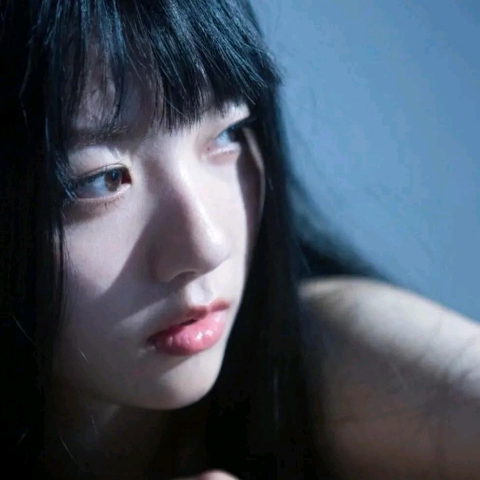 一条爱吃的小白鱼