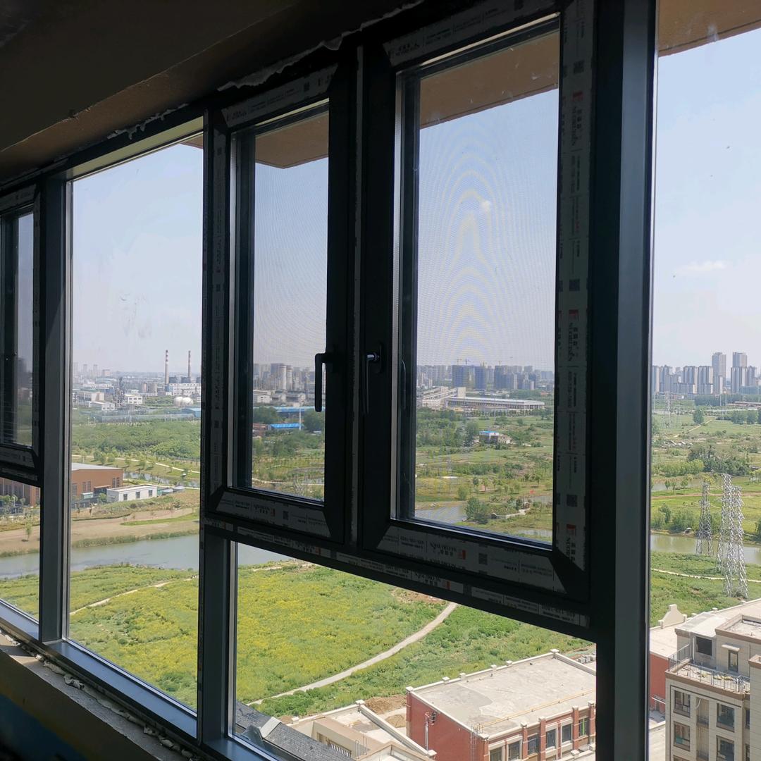 王亮门窗