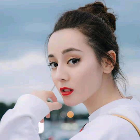 万小小
