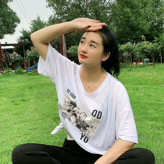 有个姑娘叫小芳