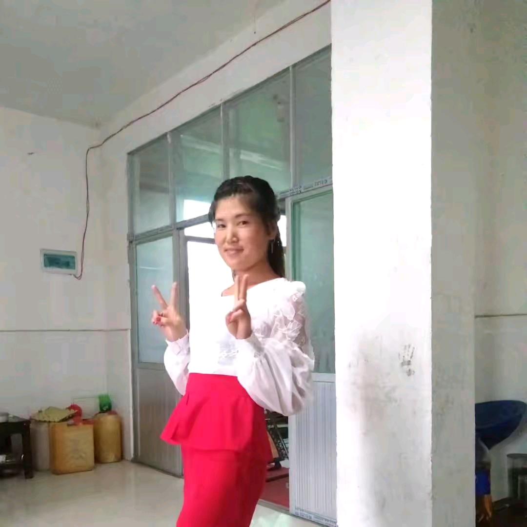 周三姐(麻城钢构，门窗批发)