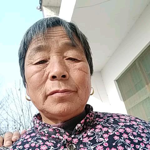 爱生活的老太太
