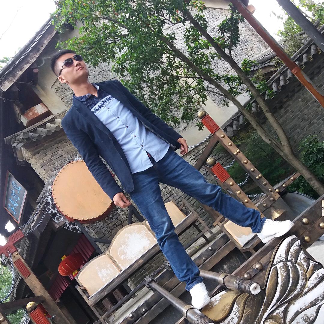 地板小哥