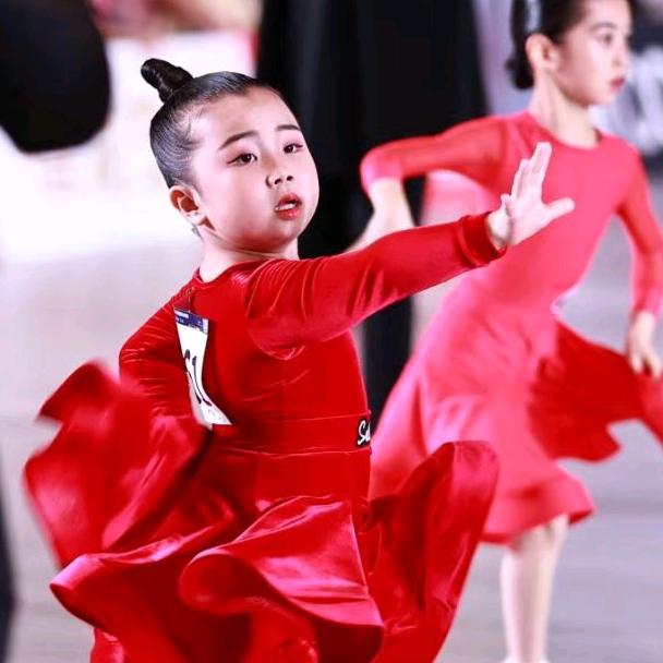 拉丁公举小菡菡💃🏻