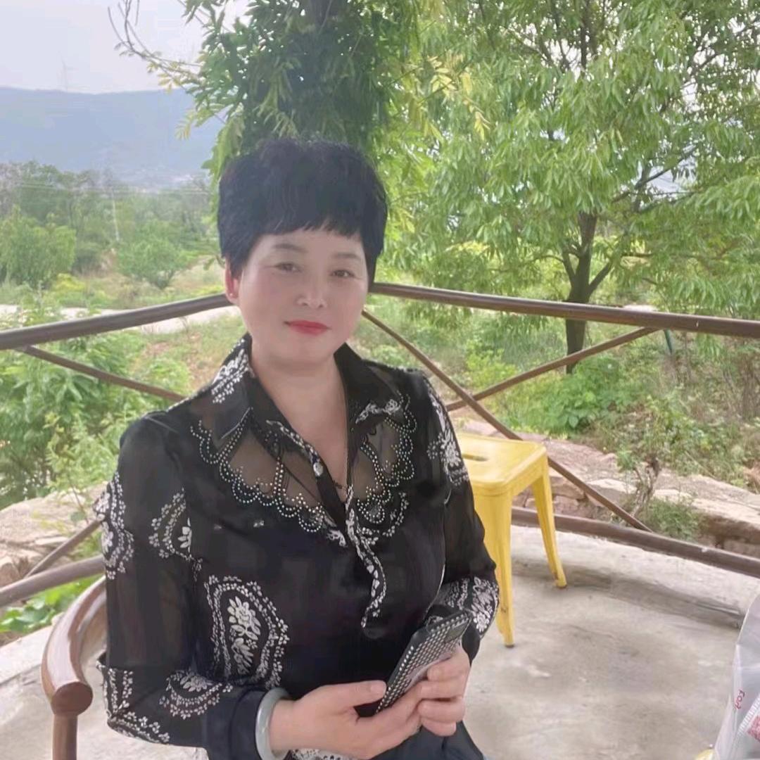 山里妹子，《  橱窗有好物  》