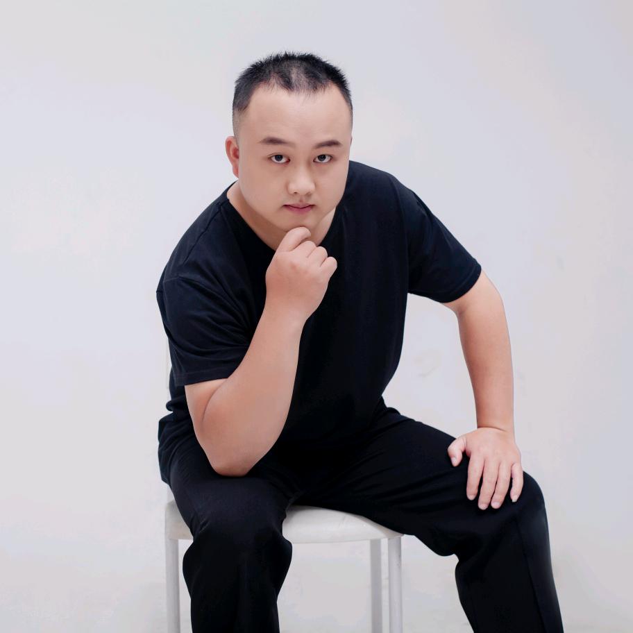 陈伊萌  爸爸