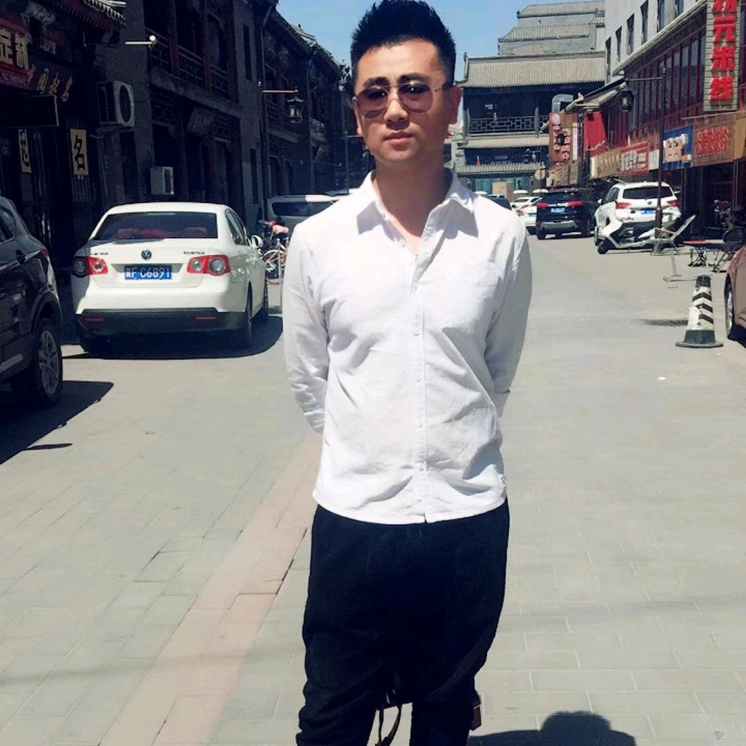 靓剪造型小亮