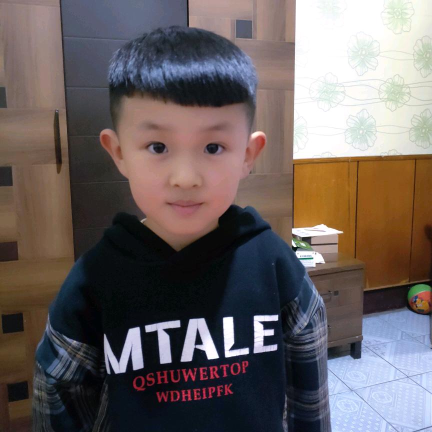 襄垣华丽港时尚百货负一层达巴童装